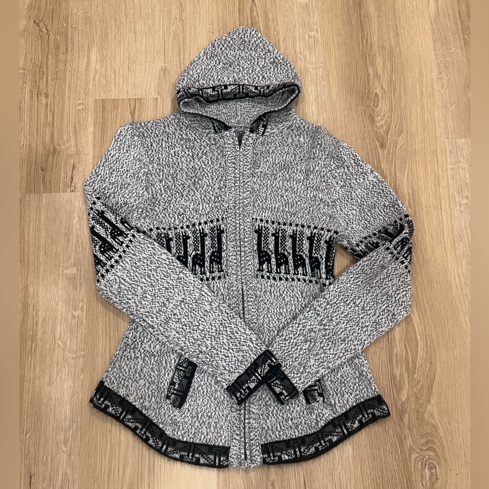 Alpaca Wool Gray and Black Sweater from Peru